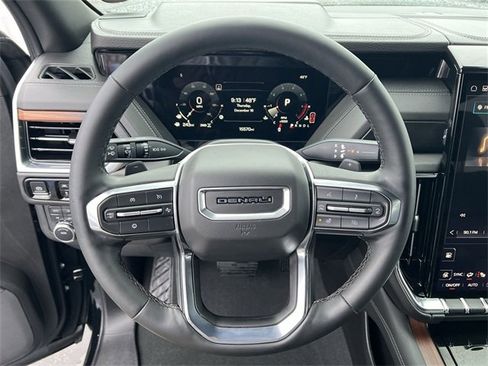 Certified 2025 GMC Yukon XL Denali image 11