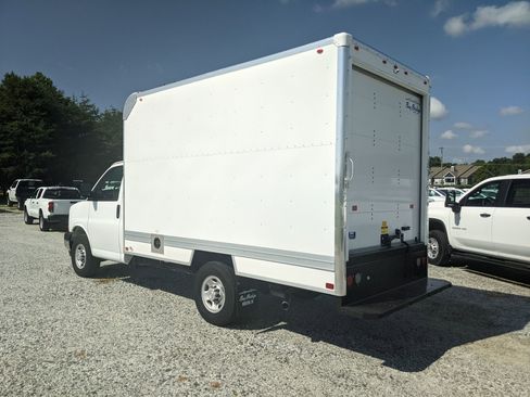 New 2025 Chevrolet Express 3500 w/ Power Convenience Package image 6