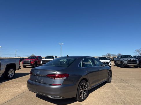 Used 2021 Volkswagen Passat 2.0T SE image 19