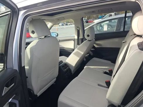 Used 2021 Volkswagen Tiguan SEL image 9