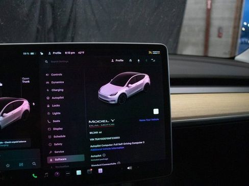 Used 2022 Tesla Model Y Performance image 30