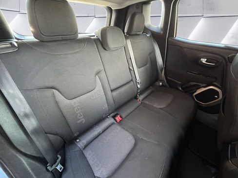 Used 2017 Jeep Renegade Latitude image 16