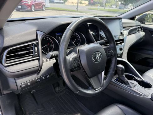 Used 2024 Toyota Camry SE w/ Cold Weather Package FWD image 10