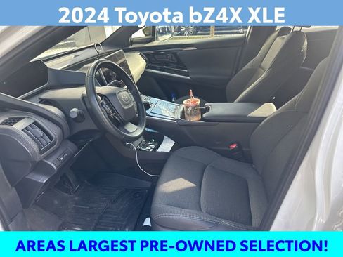 Used 2024 Toyota bZ4X XLE w/ Weather Package image 3