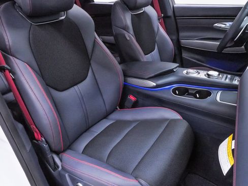 Certified 2025 Genesis GV70 3.5T Sport AWD/4WD image 15