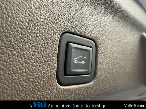 Used 2023 GMC Yukon XL Denali w/ Denali Reserve Package image 25