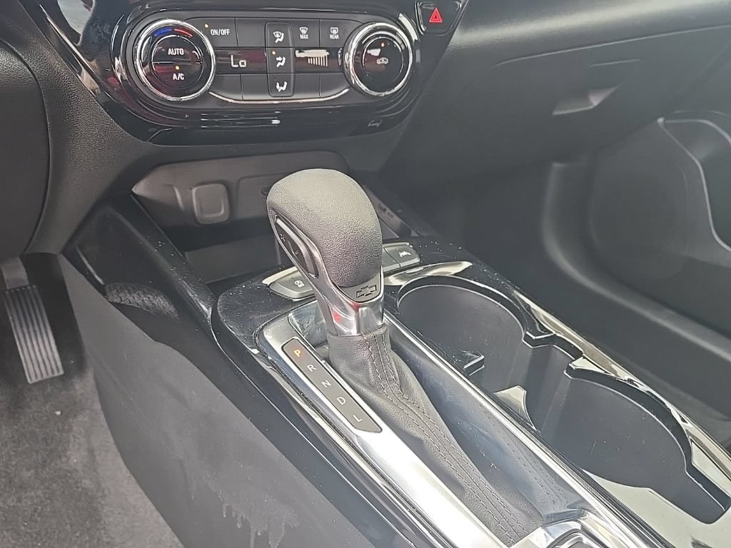Certified 2025 Chevrolet Trax LT FWD image 29
