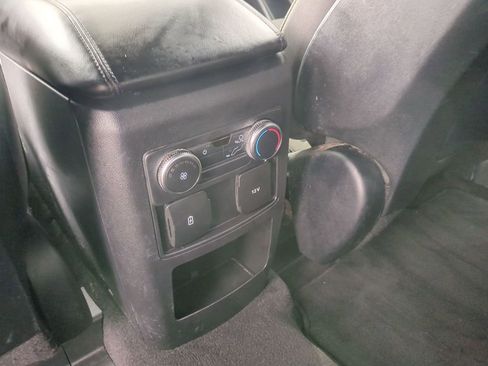 Used 2020 Ford Explorer XLT image 27