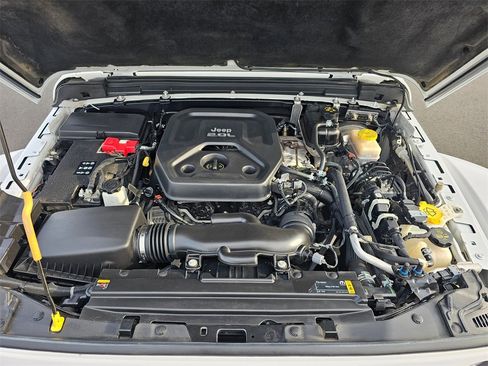 Used 2021 Jeep Wrangler Unlimited Rubicon w/ Uconnect 4C Nav & Sound Group image 9