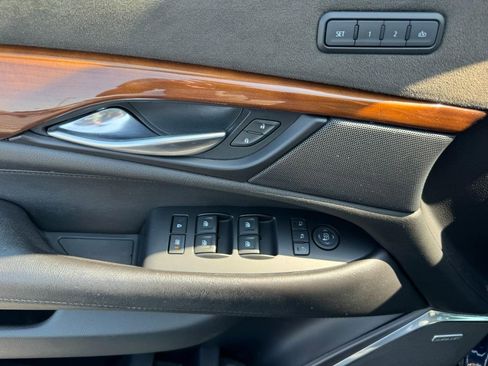 Used 2019 Cadillac Escalade ESV Luxury AWD/4WD image 20