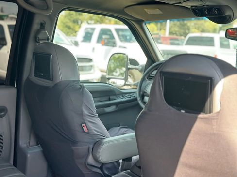 Used 2001 Ford Excursion XLT image 17