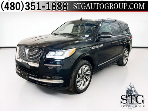 Used 2024 Lincoln Navigator Reserve image 1