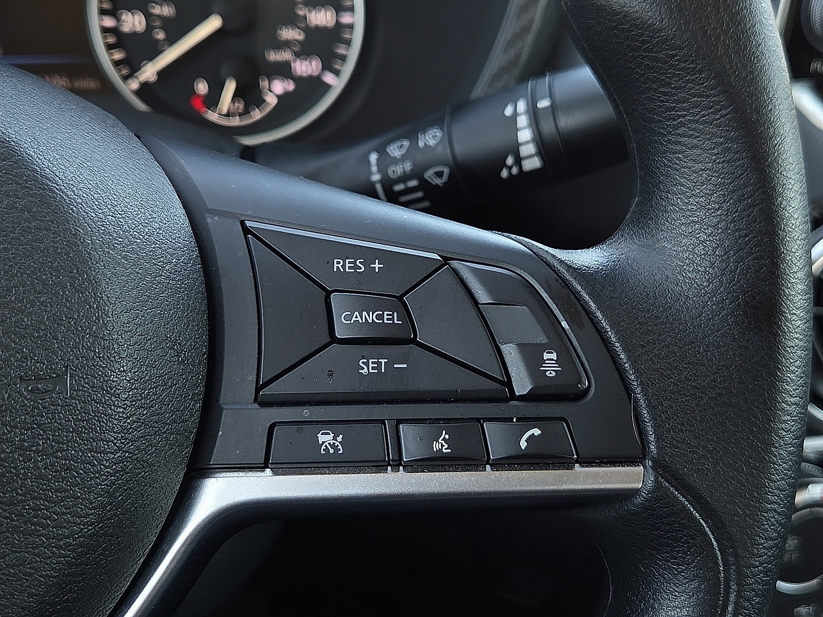 Used 2025 Nissan Sentra SV FWD image 17