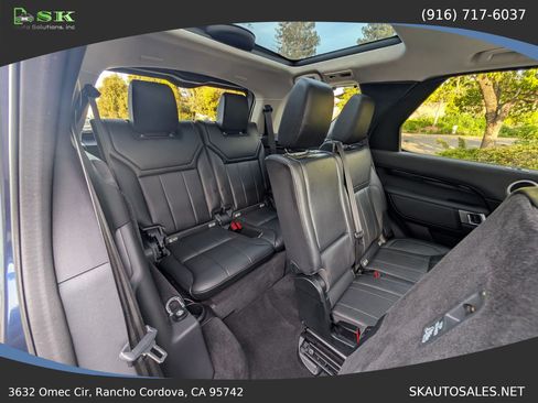 Used 2017 Land Rover Discovery SE AWD/4WD image 31