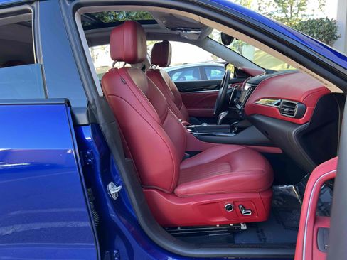 Used 2021 Maserati Levante image 41