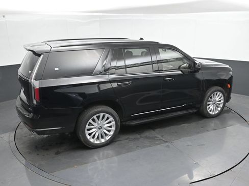 Used 2024 Cadillac Escalade Luxury AWD/4WD image 31