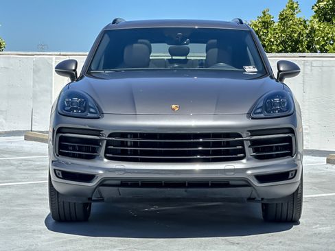 Used 2023 Porsche Cayenne AWD/4WD image 11