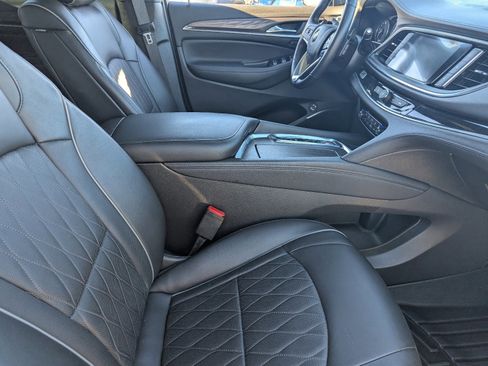 Used 2022 Buick Enclave Avenir w/ Avenir Technology Package image 12