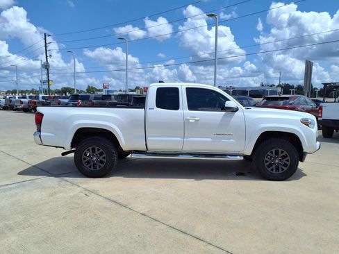 Certified 2021 Toyota Tacoma SR5 RWD image 5