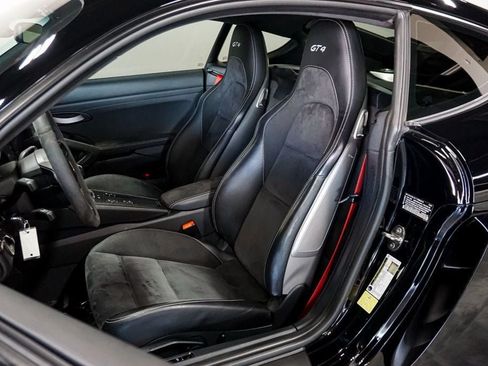Used 2020 Porsche 718 Cayman GT4 RWD image 9