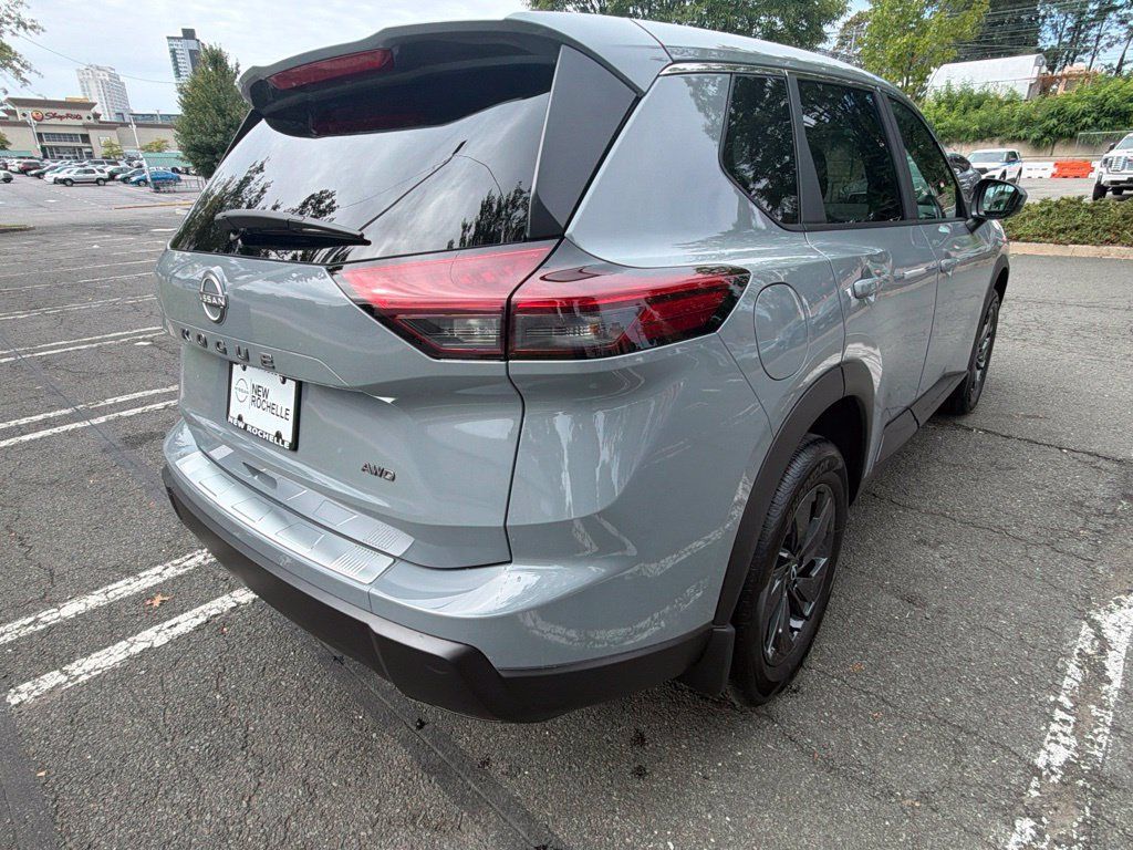 Used 2026 Nissan Rogue SV w/ Cold Weather Package AWD/4WD image 7