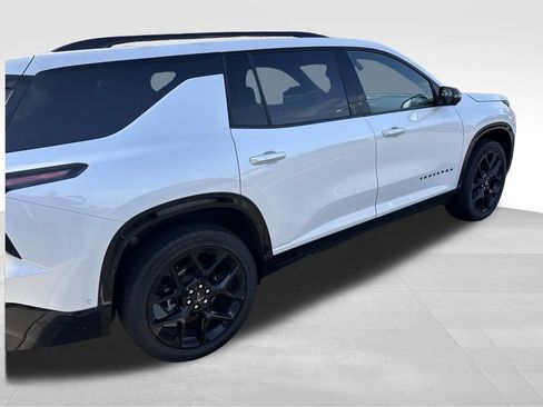 Used 2024 Chevrolet Traverse RS w/ LPO, Floor Liner Package FWD image 4