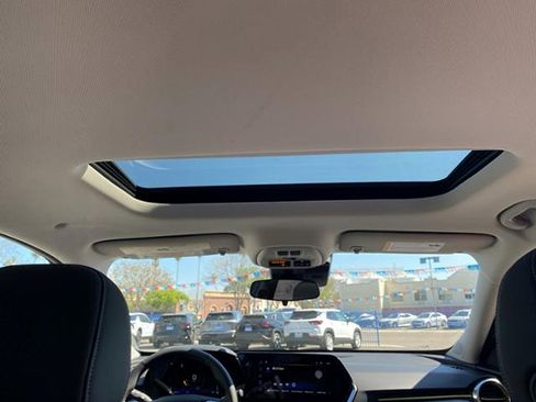 New 2026 Chevrolet Trax LT w/ Sunroof Package FWD image 22