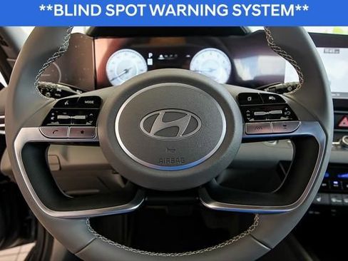 Used 2024 Hyundai Elantra SEL w/ Convenience Package image 15