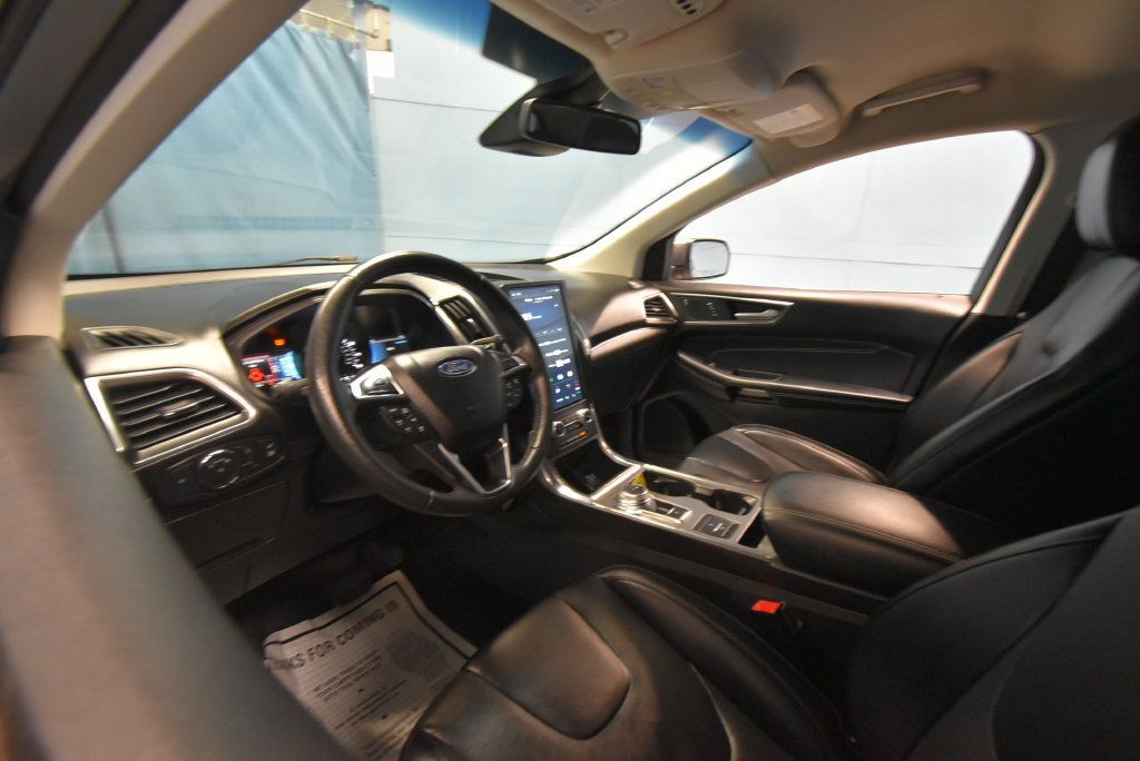 Used 2022 Ford Edge Titanium w/ Equipment Group 301A AWD/4WD image 5