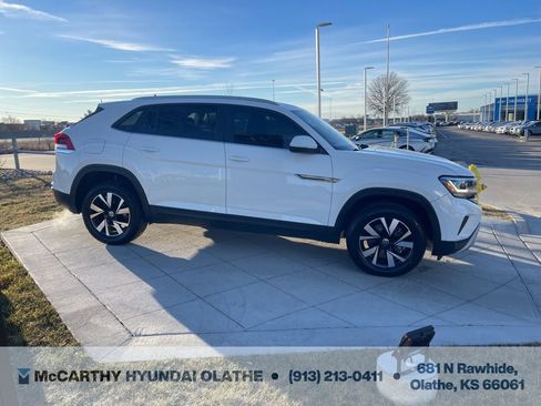 Used 2022 Volkswagen Atlas Cross Sport SE image 16