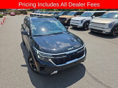 Used 2025 Kia Seltos EX w/ EX Sunroof Package FWD image 2