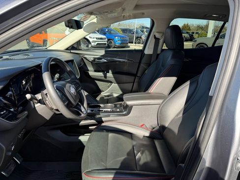 Used 2022 Buick Envision Essence w/ Technology Package II image 15