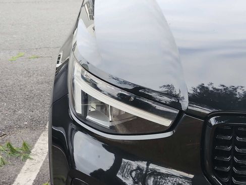 Certified 2023 Volvo XC40 B5 Plus w/ Protection Package Premier image 3