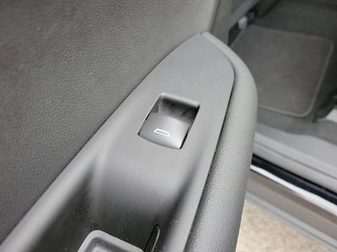 Used 2025 Chevrolet Blazer RS FWD image 19