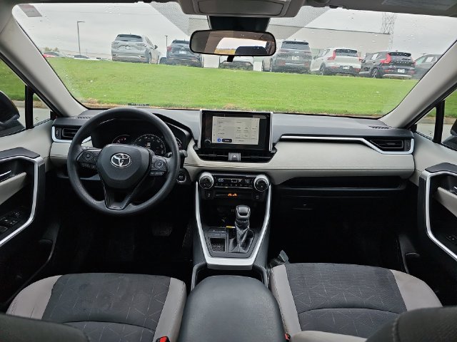 Used 2024 Toyota RAV4 XLE FWD image 19