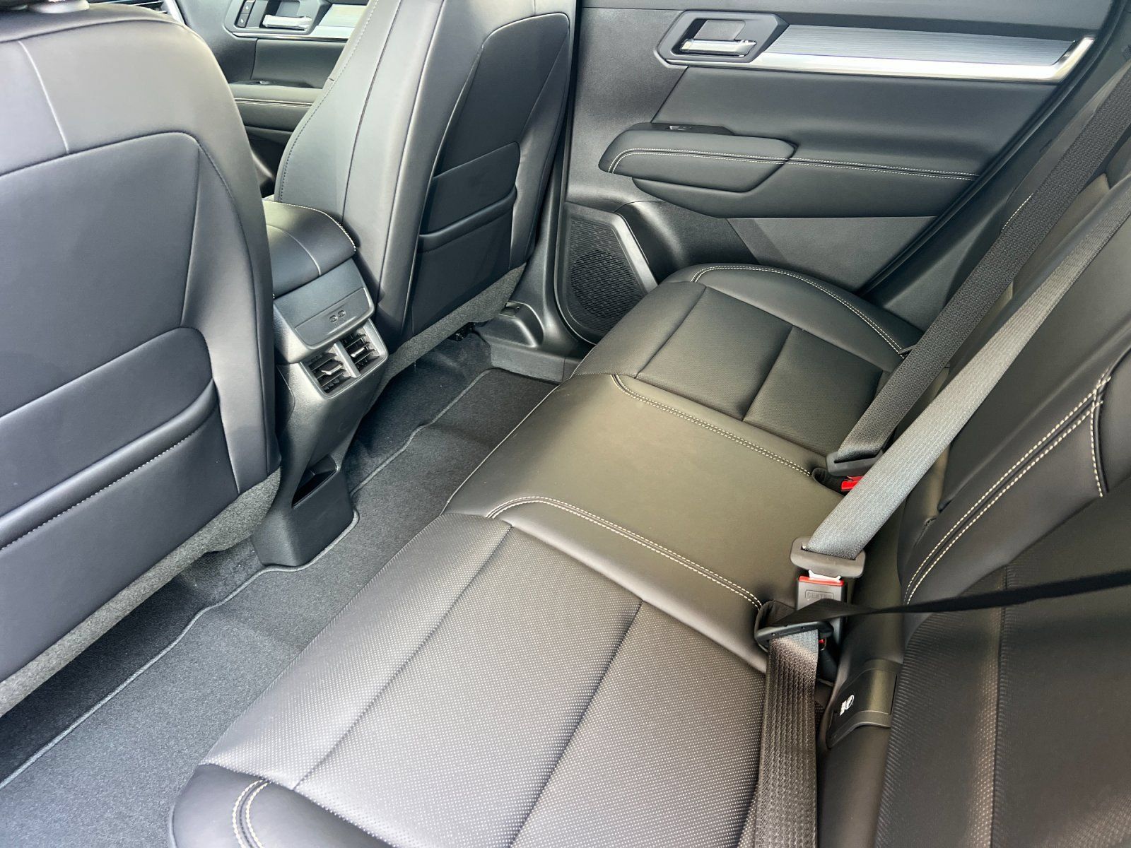 New 2027 GMC Terrain Elevation w/ Elevation Premium Package FWD image 11