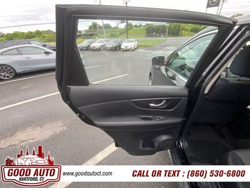 Used 2017 Nissan Rogue S AWD/4WD image 11