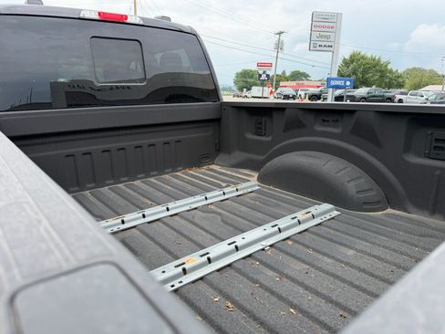 Used 2025 Ford F250 XLT AWD/4WD image 10
