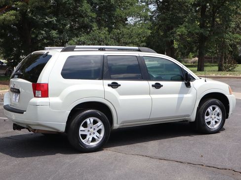 Used 2008 Mitsubishi Endeavor LS AWD/4WD image 4