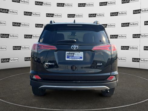 Used 2017 Toyota RAV4 XLE image 5