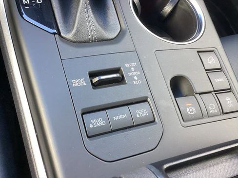 Certified 2024 Toyota Highlander XLE image 22