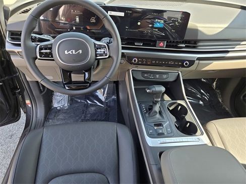 New 2026 Kia Carnival image 21