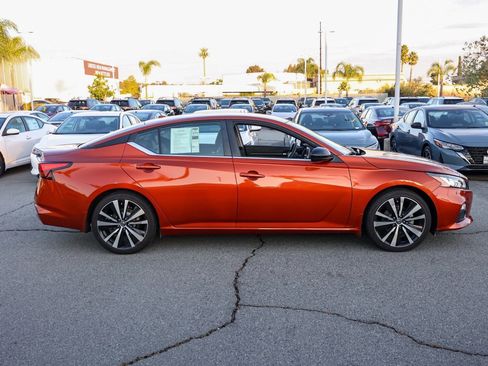 Used 2022 Nissan Altima 2.5 SR image 3