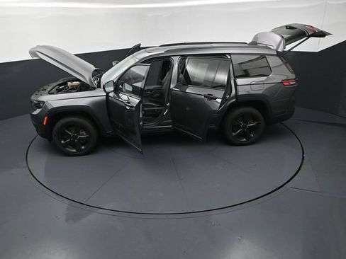 Used 2024 Jeep Grand Cherokee L Limited w/ Black Appearance Package AWD/4WD image 27