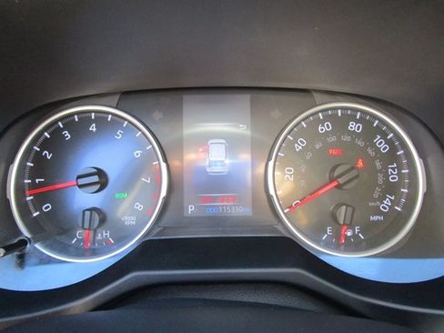 Used 2021 Toyota RAV4 XLE w/ Convenience Package AWD/4WD image 17