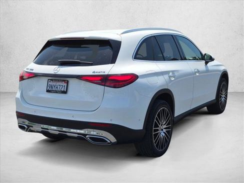 Used 2024 Mercedes-Benz GLC 300 4MATIC image 5