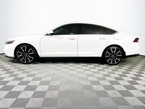 Used 2024 Honda Accord Touring image 7