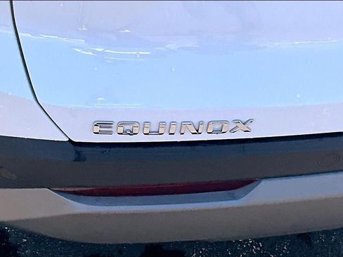 Used 2026 Chevrolet Equinox LT FWD image 8