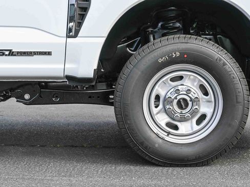 New 2026 Ford F350 XL w/ XL Chrome Package AWD/4WD image 10