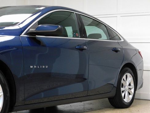 Used 2019 Chevrolet Malibu LT image 17